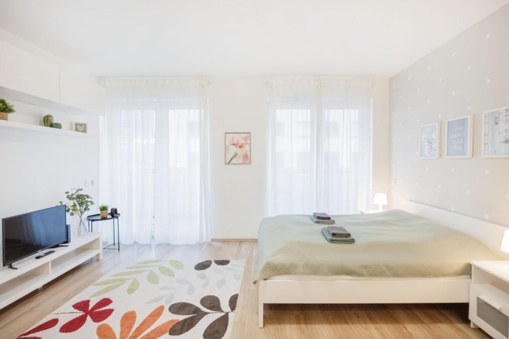 The Chic Crib With Balcony Apartment Budapest Exterior photo