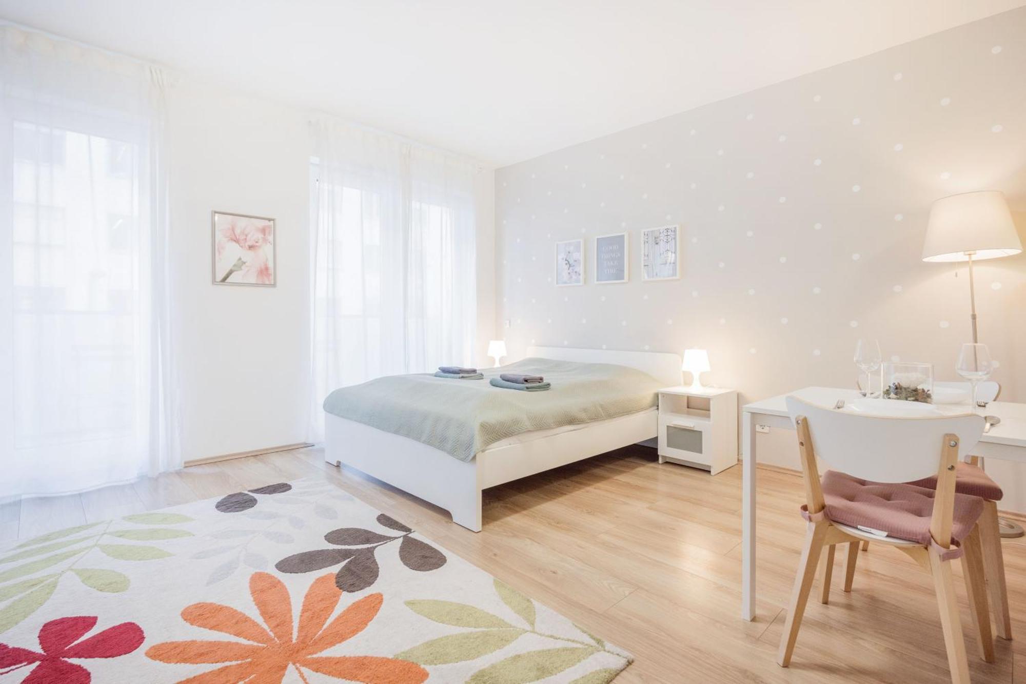 The Chic Crib With Balcony Apartment Budapest Exterior photo